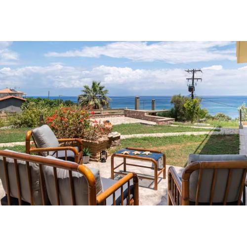 Peroulia Bay View Studio