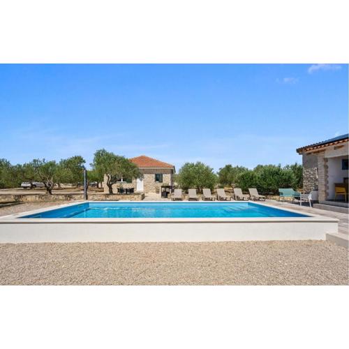 Pet Friendly Home In Vodice With Outdoor Swimming Pool