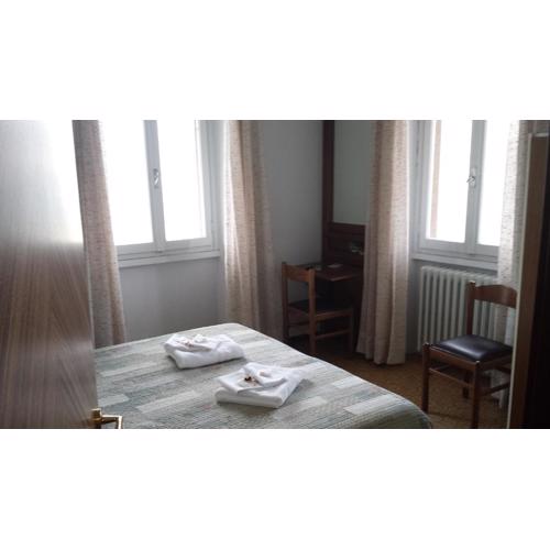 PET FRIENDLY HOTEL MIRABEAU