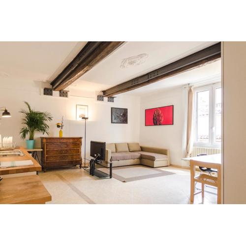 Petroni apartment