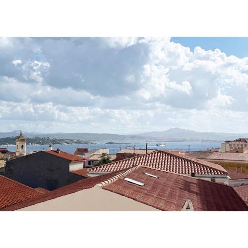 Pgs Immobiliare srls Bellavista Centro Attico con terrazza vista mare in centro storico