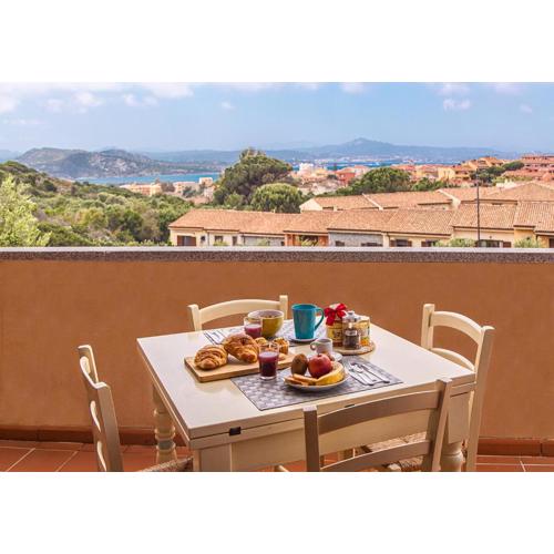 Pgs Immobiliare srls Guardioli Mare Villetta a schiera vista mare con terrazza e posto auto La Maddalena