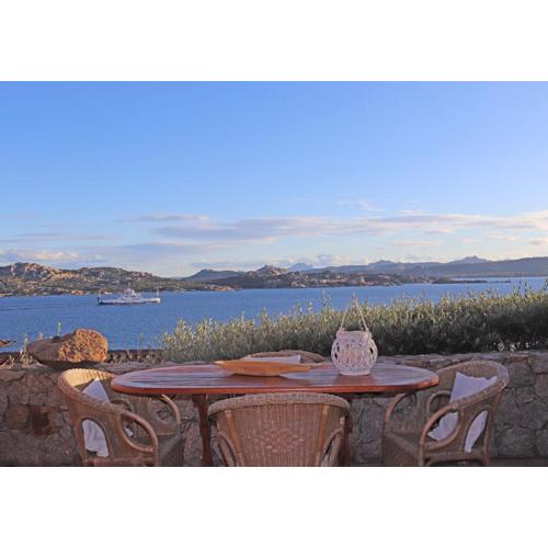 Pgs Immobiliare srls Residenza Weber bilocale con terrazza vista mare La Maddalena