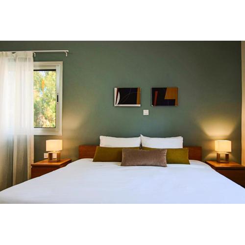 Phaedrus Living - City View Luxury Flat Harbour 03