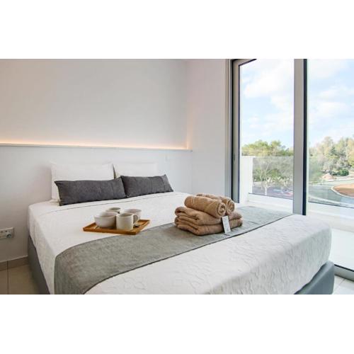Phaedrus Living - Seaside Executive Flat Harbour 205