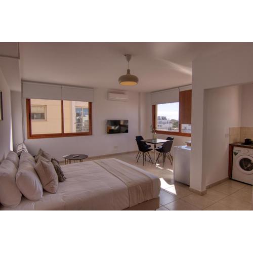 Phaedrus Living: City Flat Palas 104