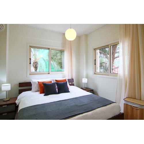 Phaedrus Living City View Luxury Iras Flat 102