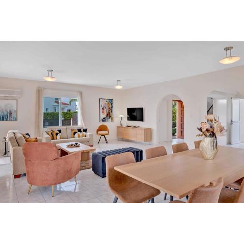 Phaedrus Living: Coral Bay Luxury Villa