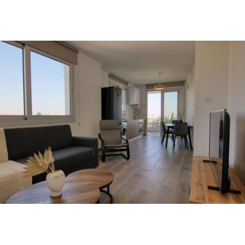 Phaedrus Living Coral Suites Bliss