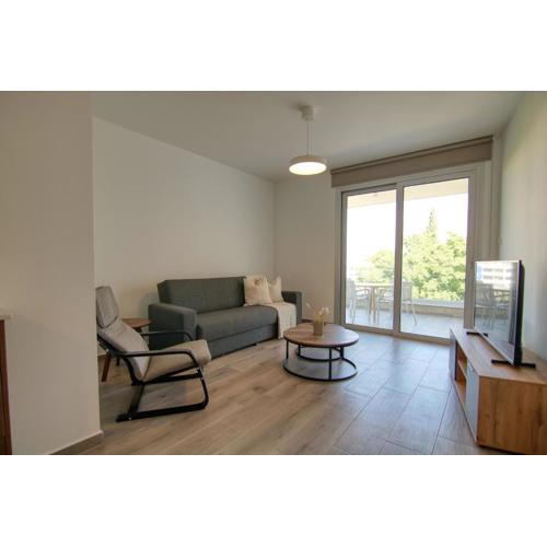 Phaedrus Living Coral Suites Seabreeze