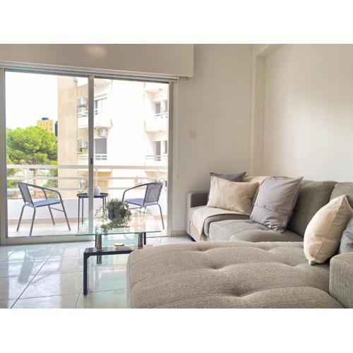 Phaedrus Living Down Town Flat Nestoras 301