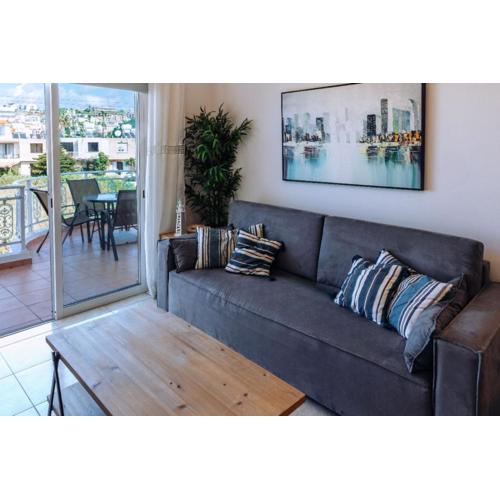 Phaedrus Living: Harmony Sea View