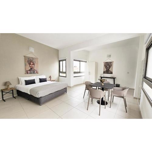 Phaedrus Living Ledras Residences 201