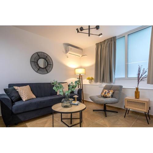 Phaedrus Living Luxury Downtown Flat Acropolis