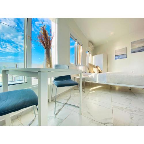 Phaedrus Living : Luxury Flat Lighthouse 75