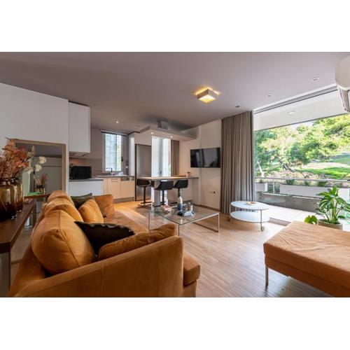 Phaedrus Living: Luxury Flat Vouliagmeni