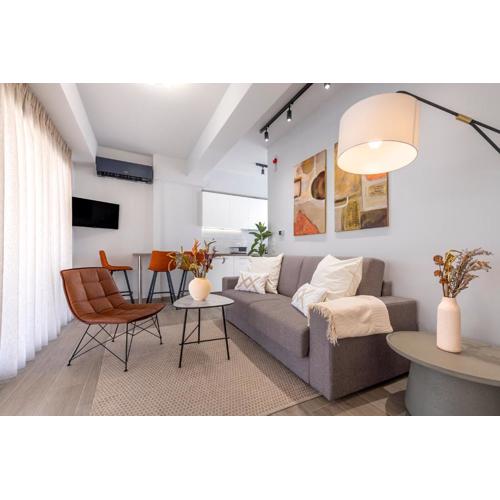 Phaedrus Living: Luxury Penthouse Potamianou