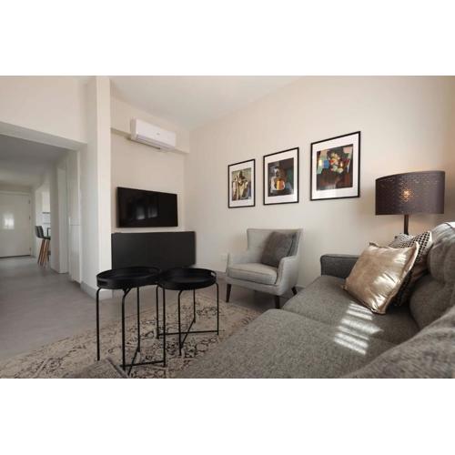 Phaedrus Living Mini Art House Rivera