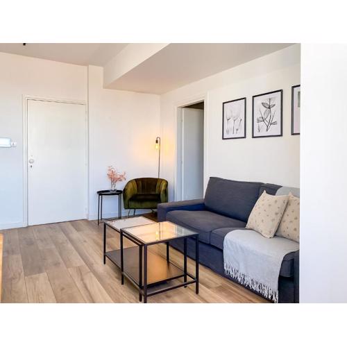 Phaedrus Living: Ourania City Heights Flat