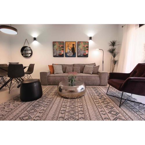 Phaedrus Living Queens Gardens Luxury Arthouse