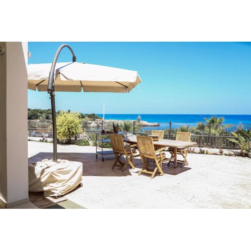 Phaedrus Living: Seaside Luxury Villa Anafi