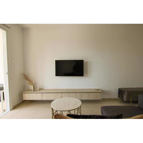 Phaedrus Living Seaview Flat Limnaria 154