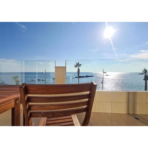 Phaedrus Living: Seaview Luxury flat Paphinia 204