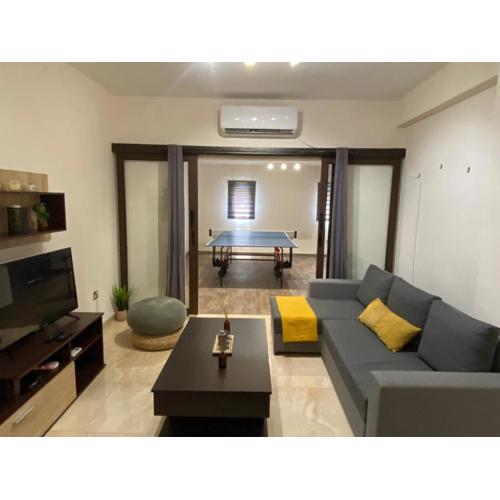 Philip Spacious Apartment