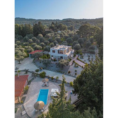Physis Luxury Villa