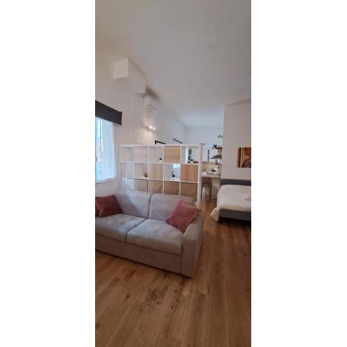 Piazza La Veneta New very close to the Center University and HSOrsola