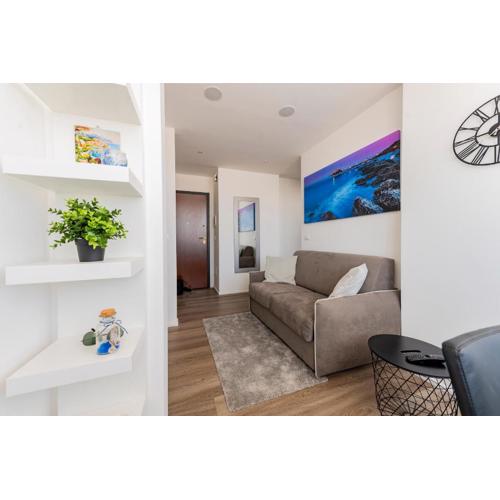 Piazza Salotto & Stazione Comfy Apartment
