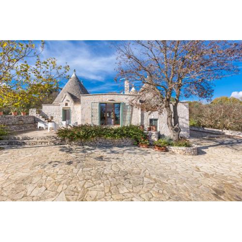 Piazzetta dei Trulli by Perle di Puglia