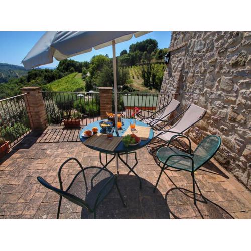 Picturesque Holiday Home in Assisi with Pool