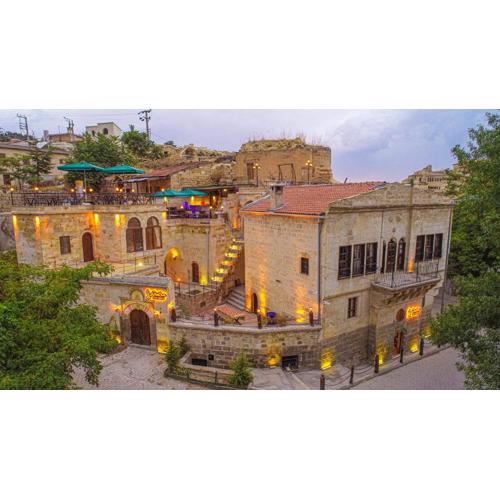Pietra Cave Suites