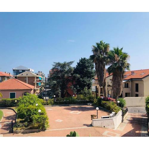 Pietra Ligure - Essential with Swimming Pool
