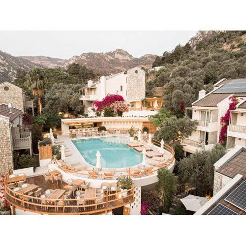 Pilos Suites