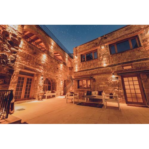 Pinhan Cave Suites
