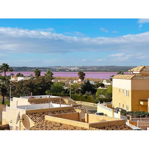 Pink Lake Chale