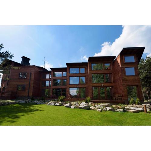 Pinus Villas Lodge with Private Jacuzzi & Phyto-Sauna Retreat