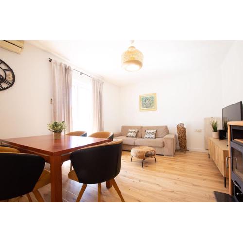 Pipi 2BR apt with Balcony