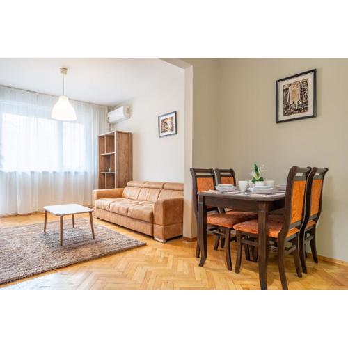 Pirotska 2-Bedroom 100m2 Apartment in Sofia Center