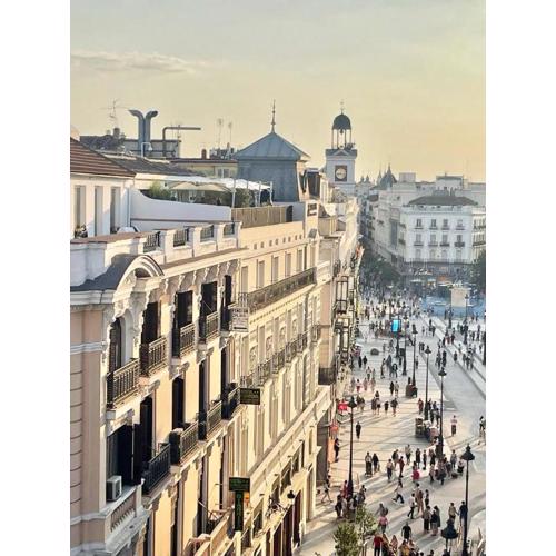 Piso Ático con Terraza y Jacuzzi con vistas a Sol en Madrid Centro