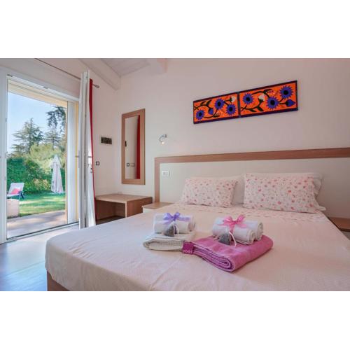 Pixel b&b