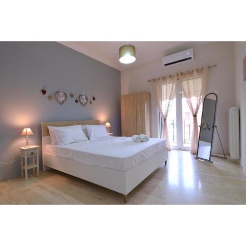 Plaka, Apartment in the old historical neighborhood of Athens