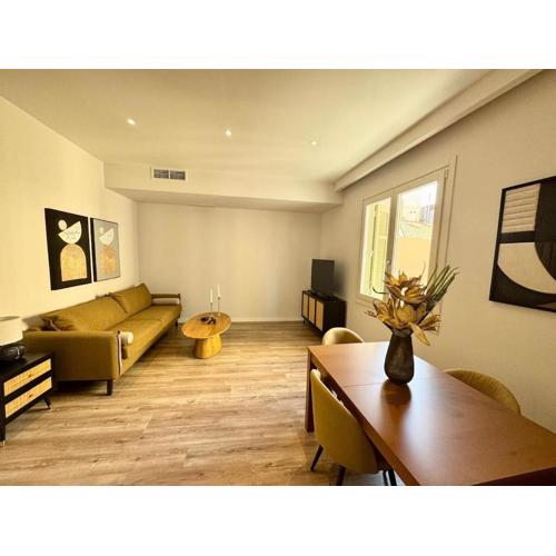 Plaka Two-Bedroom Flat with Acropolis View Terrace