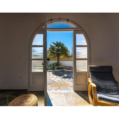 Plane Tree Villa in Parikia