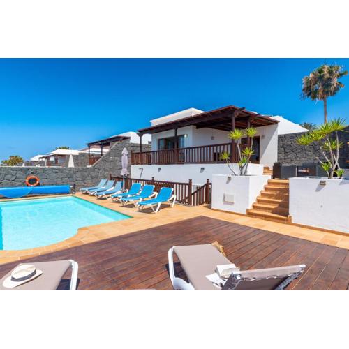Playa Blanca Vista Lobos Villa with sea view