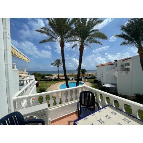 Playa Del Sol, 1 dormitorio frente al mar, by Bookindenia