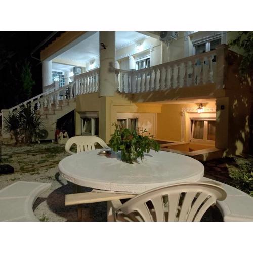 Plaza Apartments