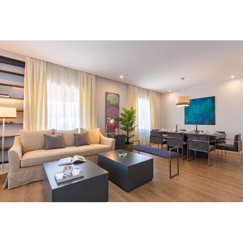 Plaza de España Deluxe Suites by Valcambre